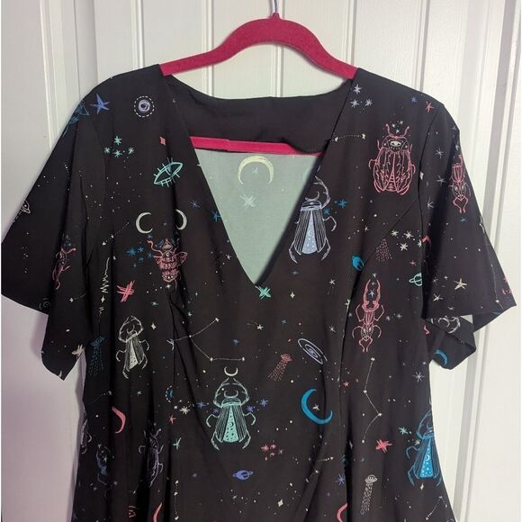 XXL Blackmilk Alien Insects Evil V Dress - Picture 4 of 7